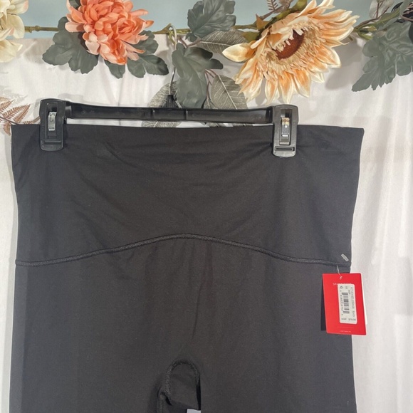 NWT‎ $78 Spanx [ PLUS 1X ] Active Knee-Length Leggings in BLACK - Picture 7 of 13